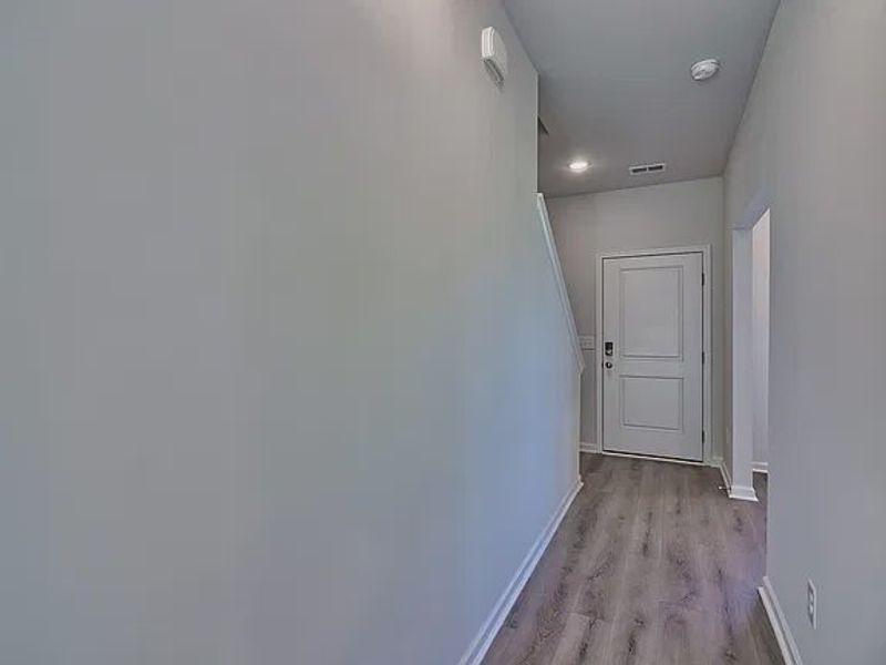 Spacious, unfurnished interior of a new home in Amber Hill, West Columbia (Image 5).
