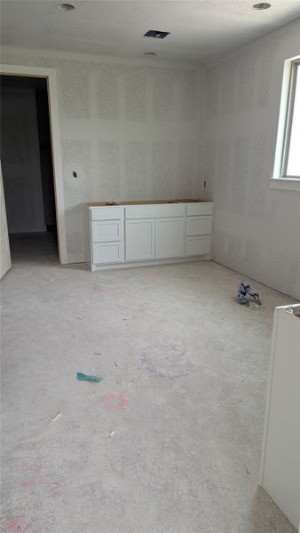 Spacious, unfurnished interior of a new home in Scofield Farms Estates, Georgetown (Image 19).