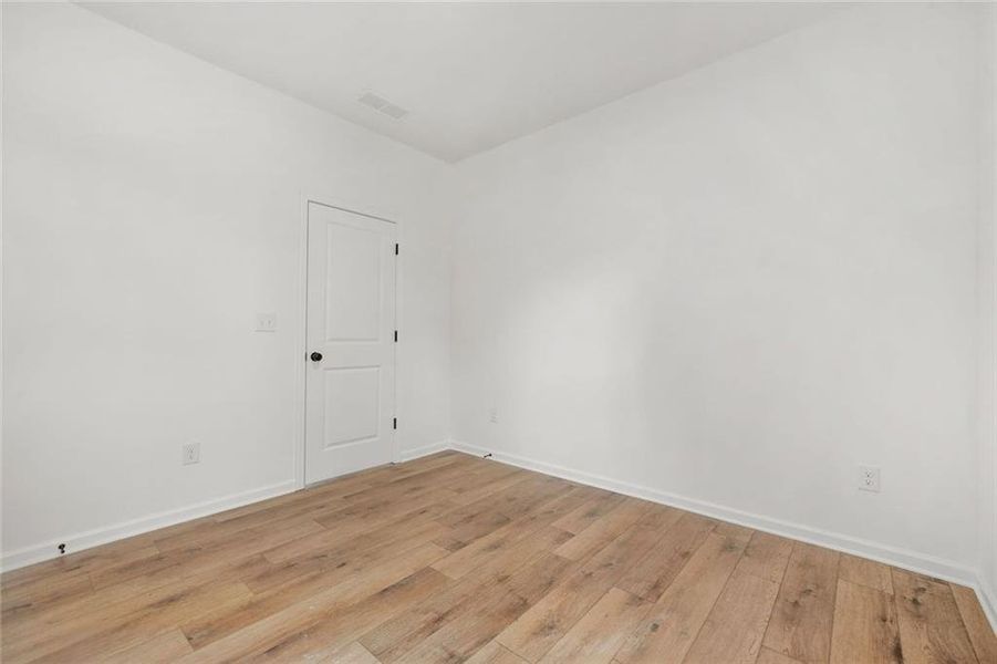 Spacious, unfurnished interior of a new home in , Atlanta (Image 32).