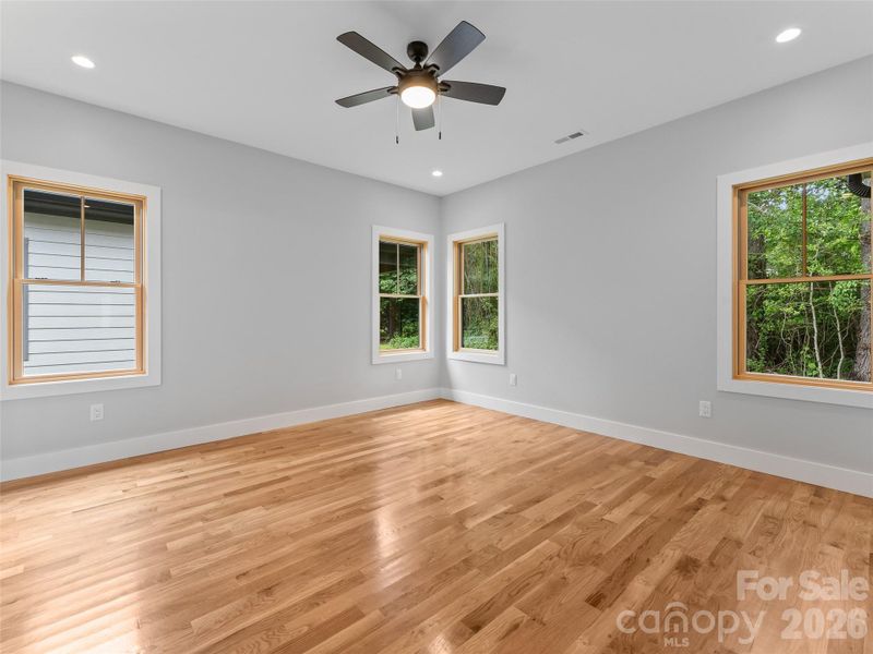 Spacious, unfurnished interior of a new home in , Brevard (Image 21).