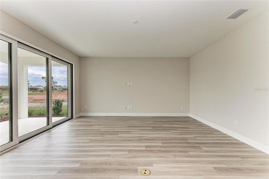 Spacious, unfurnished interior of a new home in Crosswind Ranch, Parrish (Image 23).