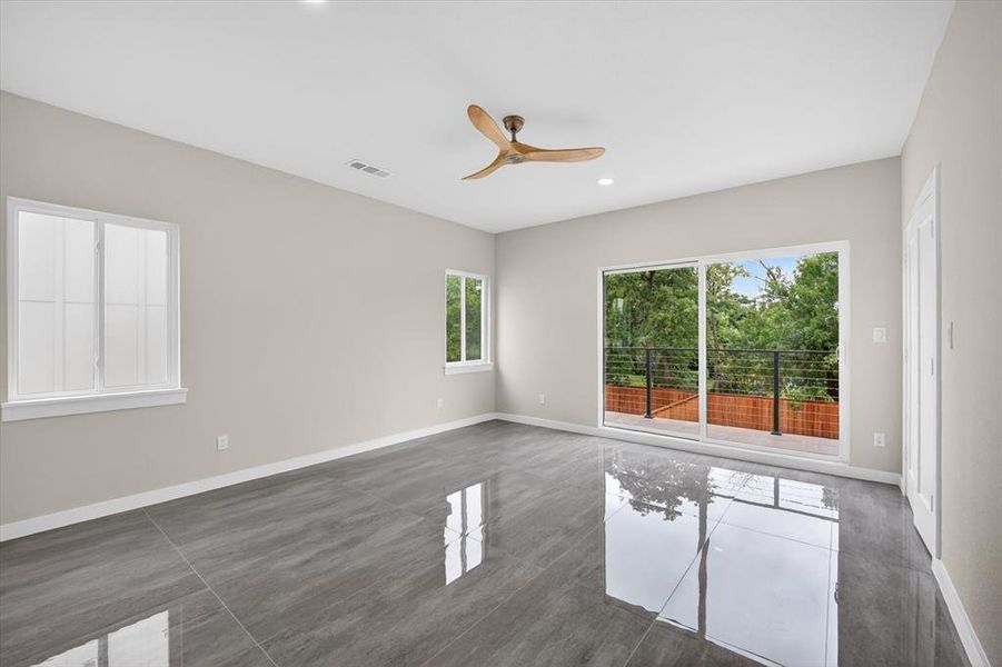 Spacious, unfurnished interior of a new home in , Irving (Image 28).