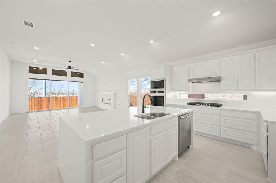 Furnished interior view inside a new home in Llano Springs, Fort Worth (Image 10). Furnished interior view inside a new home in Llano Springs, Fort Worth (Image 10).