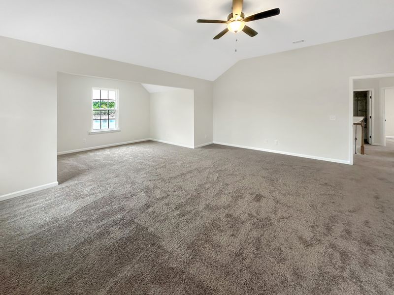 Spacious, unfurnished interior of a new home in Grand Reserve, Hinesville (Image 22).