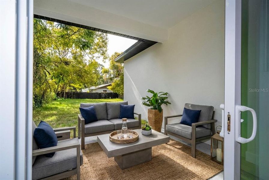 Exterior details and patio area of a home in , Orlando (Image 4).