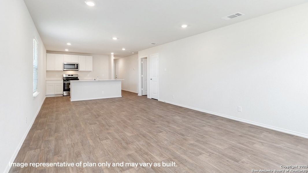 Spacious, unfurnished interior of a new home in Riverstone at Westpointe, San Antonio (Image 20).