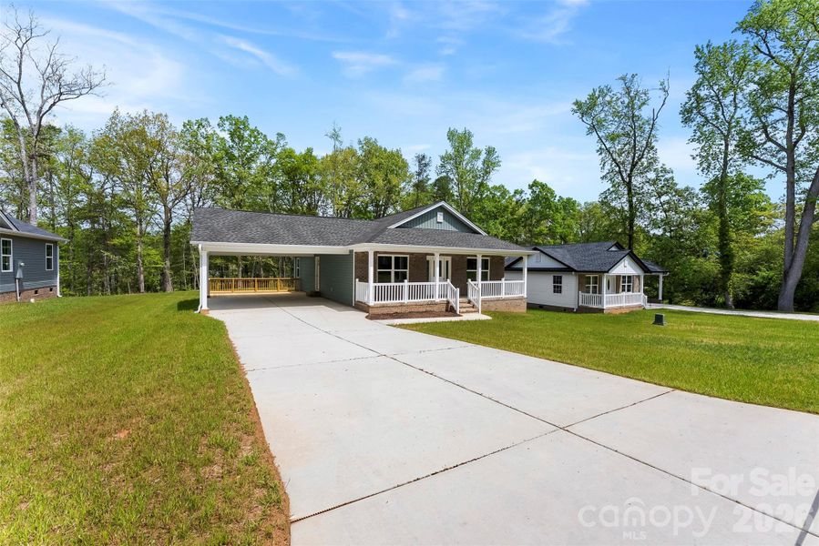 Exterior details and patio area of a home in , Bessemer City (Image 12).