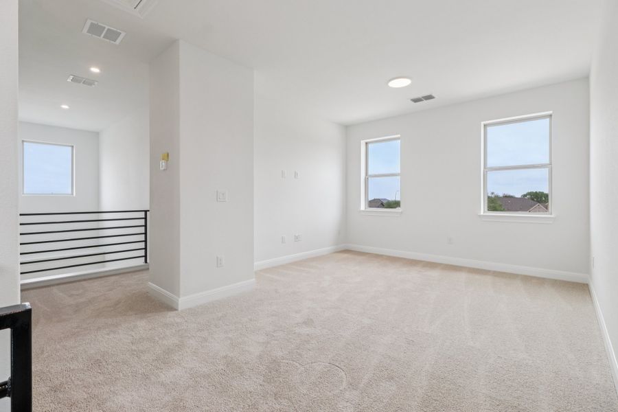 Spacious, unfurnished interior of a new home in Sage Hollow, Kyle (Image 18).