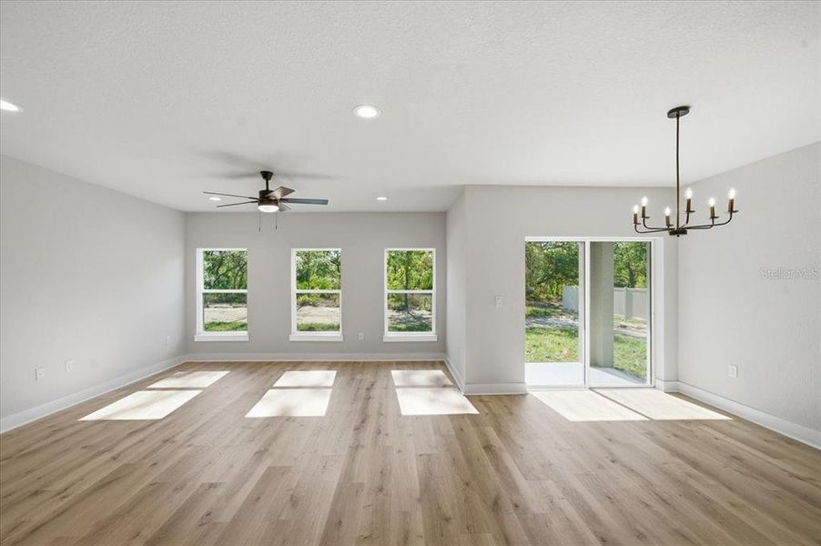 Spacious, unfurnished interior of a new home in , Weeki Wachee (Image 16).