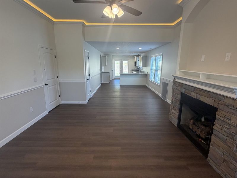 Spacious, unfurnished interior of a new home in Stones Throw, Inman (Image 8).