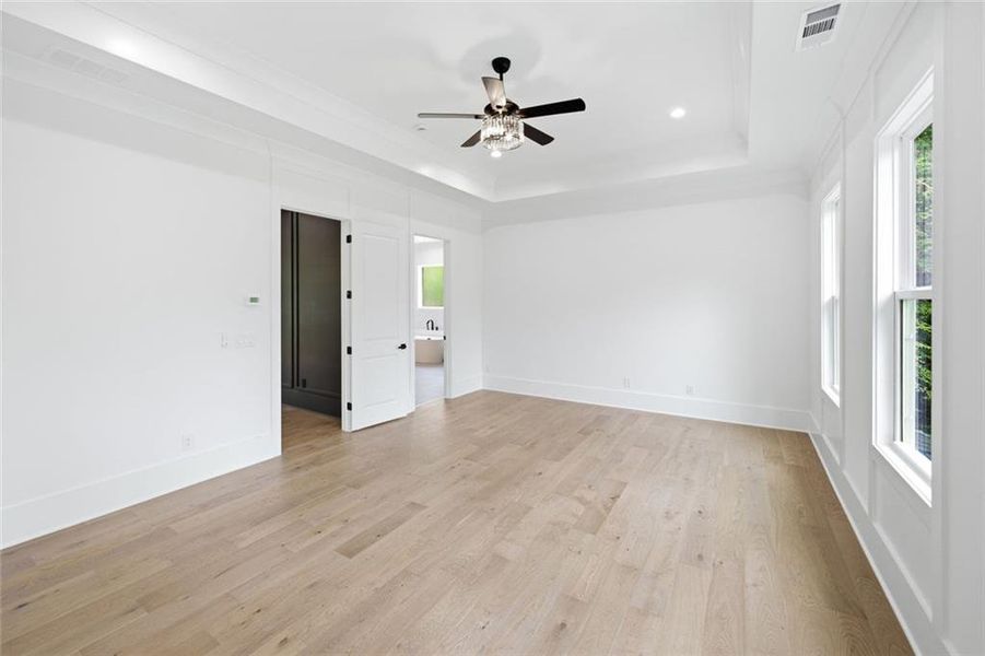 Spacious, unfurnished interior of a new home in , Lawrenceville (Image 38).