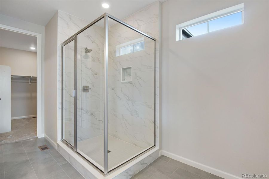 Spacious, unfurnished interior of a new home in Ensemble at The Aurora Highlands, Aurora (Image 36).