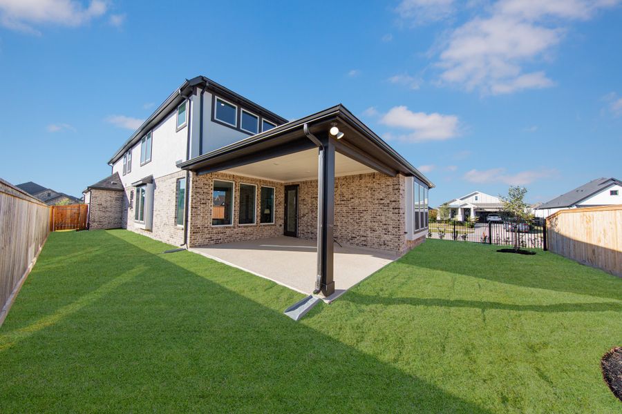 Representative exterior details of a home built from the Stratford by Beazer Homes in Ellwood: Signature Collection, Iowa Colony (Image 3).