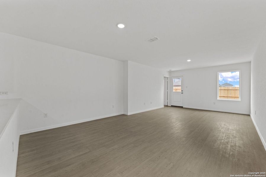 Spacious, unfurnished interior of a new home in Torian Village: Belmar Collection, San Antonio (Image 12).