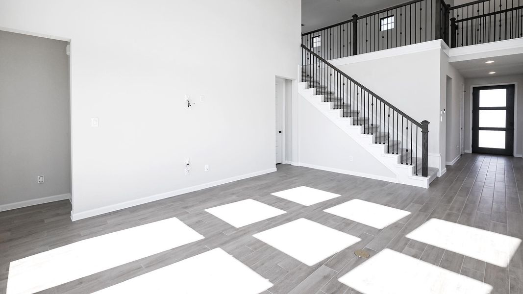 Spacious, unfurnished interior of a new home in 6 Creeks, Kyle (Image 23).