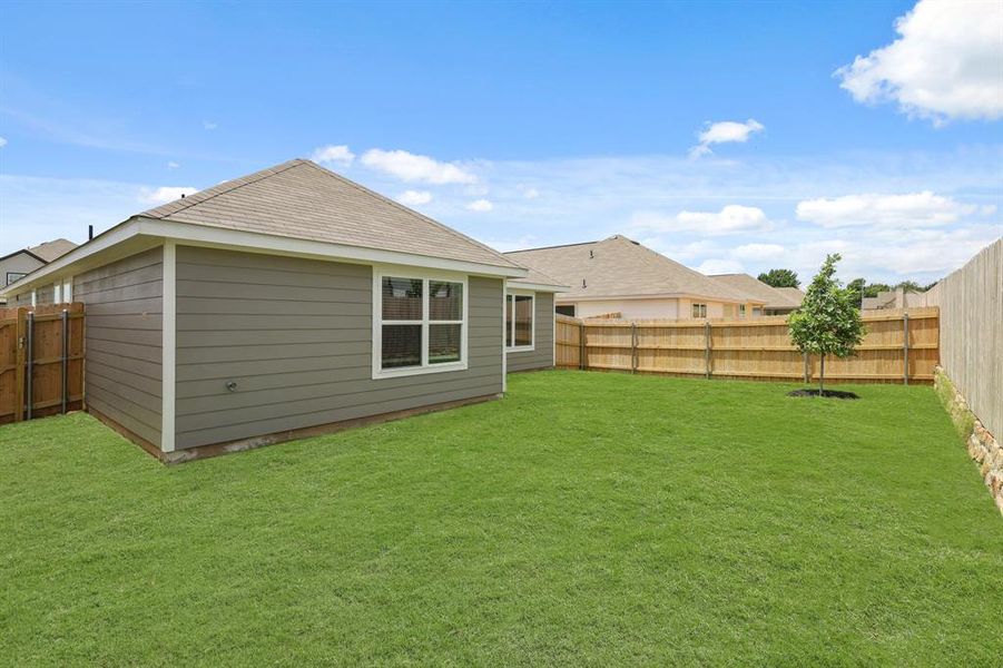 Front exterior of a new home in Sycamore Landing, Fort Worth, TX, highlighting curb appeal (Image 12).