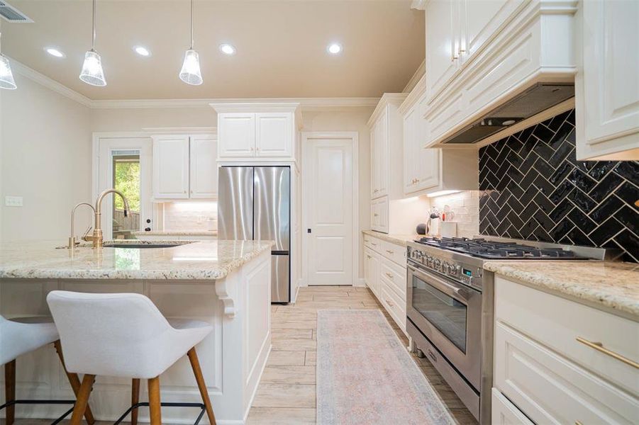 Furnished interior view inside a new home in , Longview (Image 10).