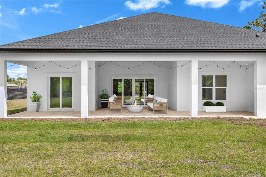 Exterior details and patio area of a home in , Orlando (Image 4).