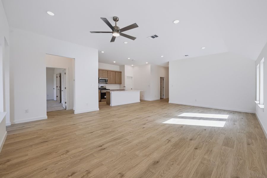 Spacious, unfurnished interior of a new home in Prairie Winds, Hutto (Image 18).