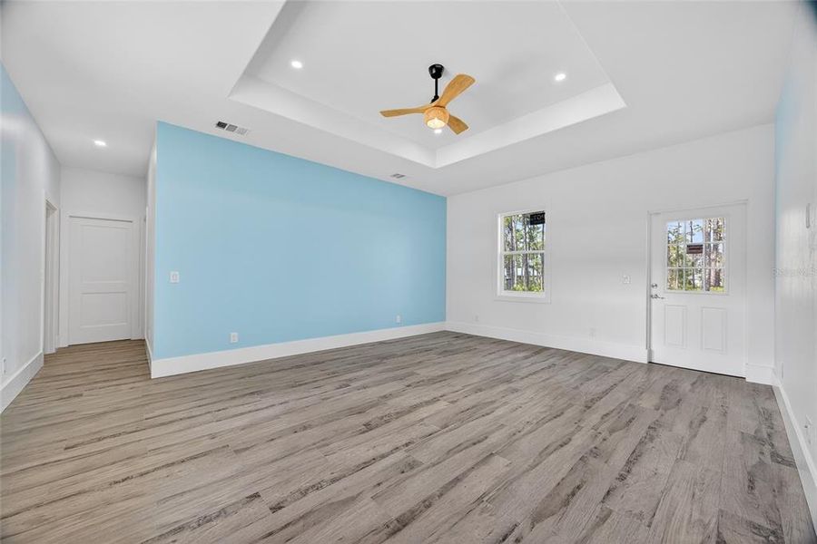 Spacious, unfurnished interior of a new home in , Port Charlotte (Image 35).