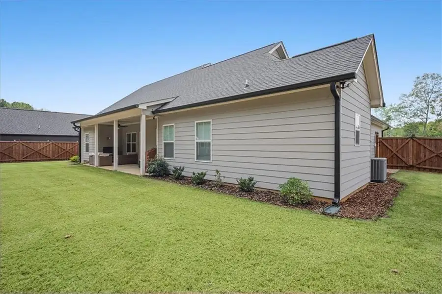 Exterior details and patio area of a home in , Rockmart (Image 4).
