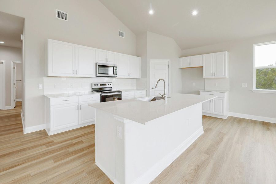 Image 15 of a home in Lago Vista.