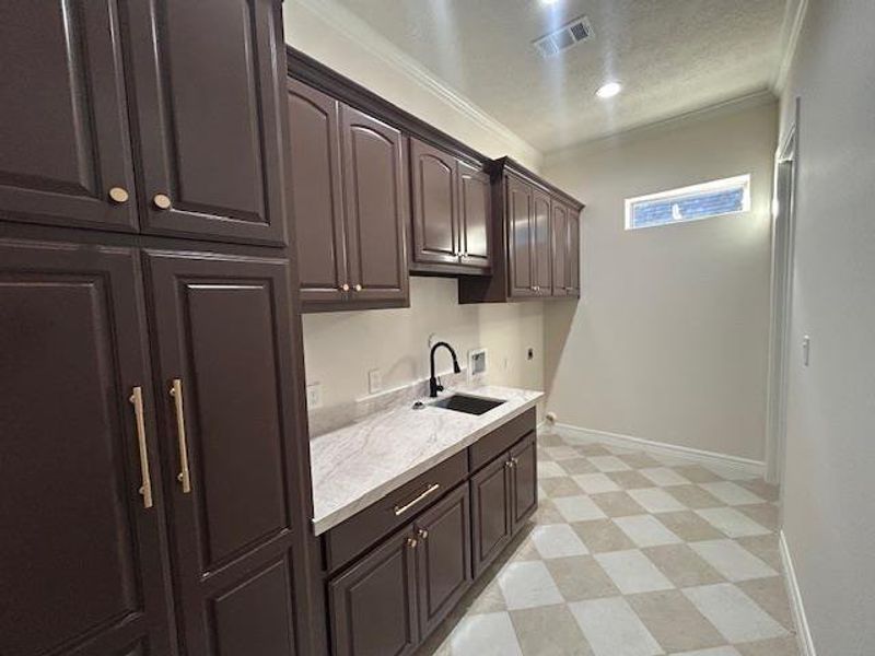 Furnished interior view inside a new home in , Beaumont (Image 7).