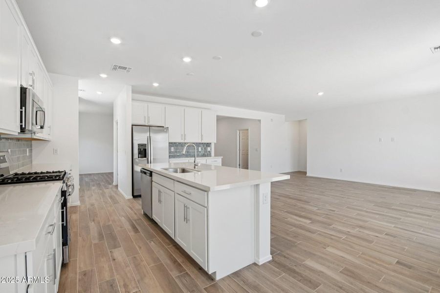 12-web-or-mls-W Mellen Ln-S3009-012 12-web-or-mls-W Mellen Ln-S3009-012