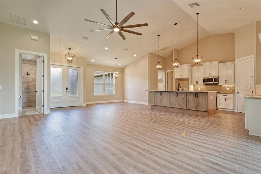 Spacious, unfurnished interior of a new home in , Dunnellon (Image 21). Spacious, unfurnished interior of a new home in , Dunnellon (Image 21).