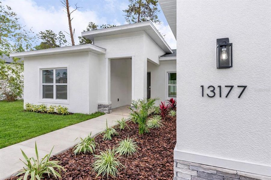 Exterior details and patio area of a home in , Ocala (Image 21).