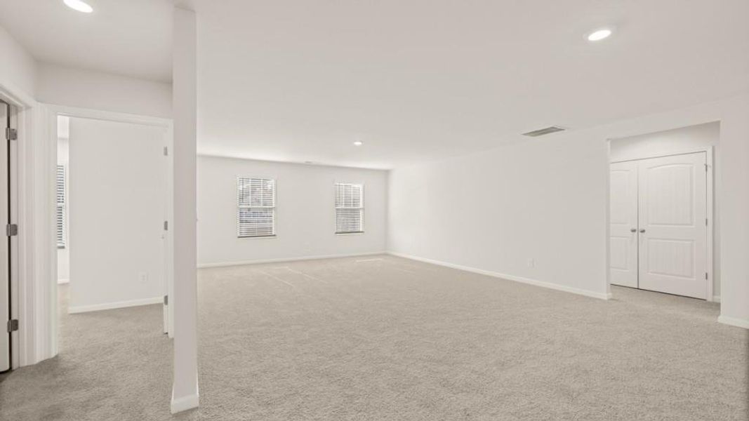 Spacious, unfurnished interior of a new home in Northwoods at Mirror Lake, Villa Rica (Image 13).