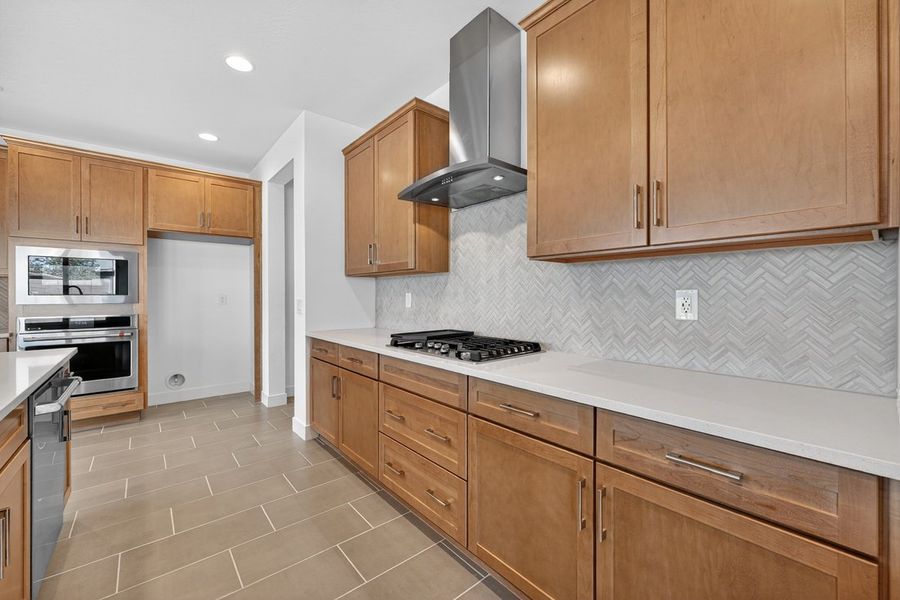Furnished interior view inside a new home in Meridian, Queen Creek (Image 11).