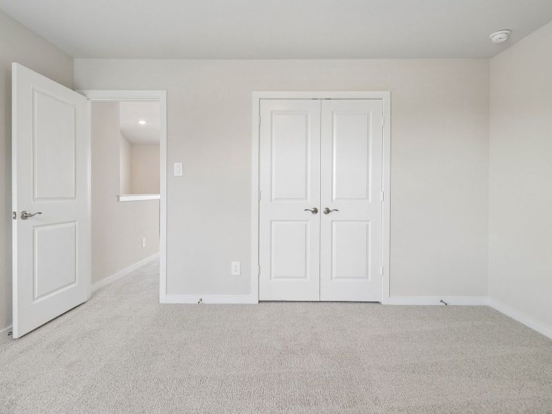 Spacious, unfurnished interior of a new home in Cibolo Hills West - Spring Series, Fort Worth (Image 23).