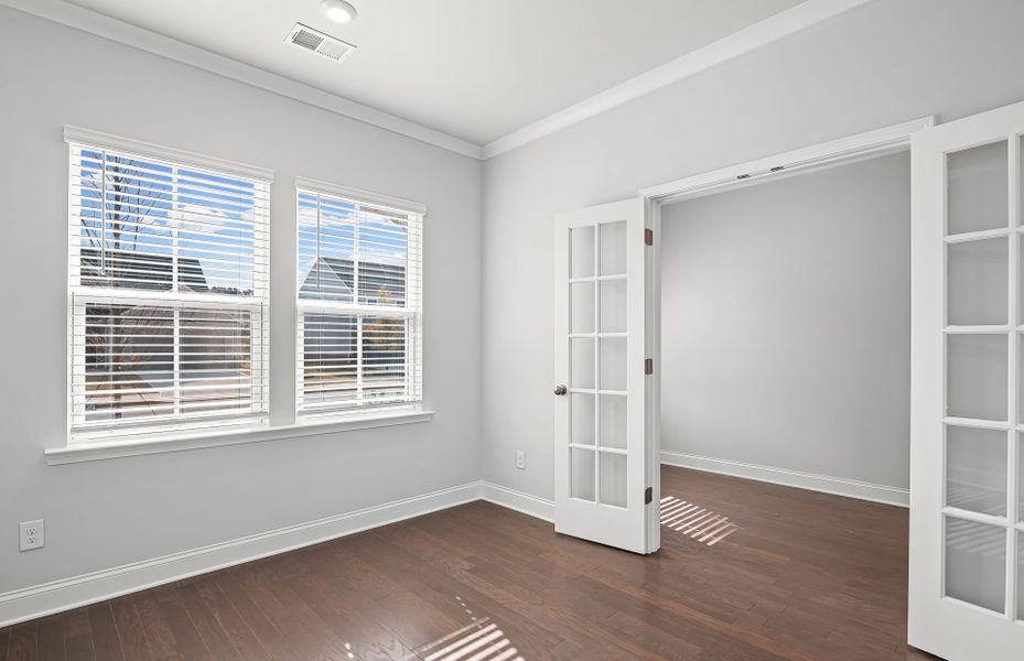 Spacious, unfurnished interior of a new home in Hawthorne Ridge, McDonough (Image 12).