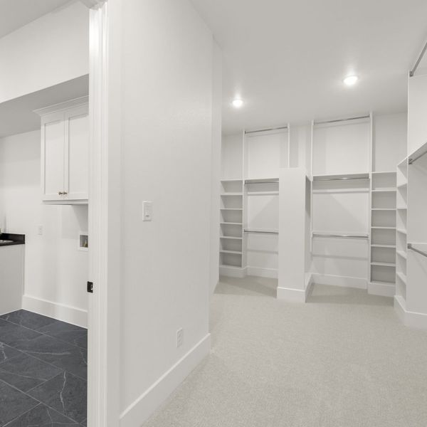 Spacious, unfurnished interior of a new home in Mustang Lakes, Celina (Image 94). Spacious, unfurnished interior of a new home in Mustang Lakes, Celina (Image 94).