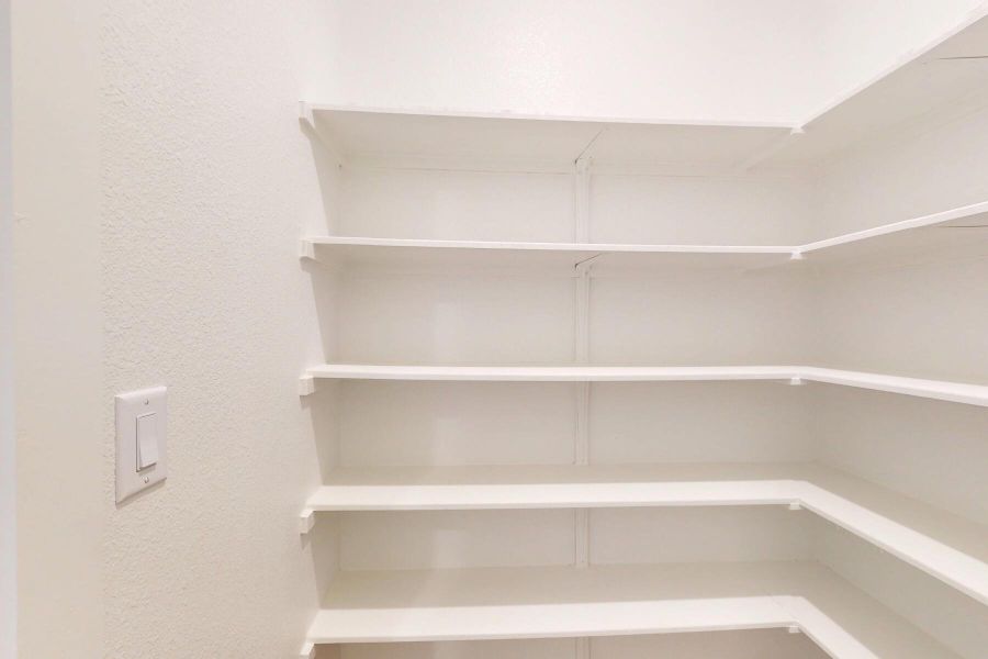 Spacious, unfurnished interior of a new home in Edgewood, Leander (Image 17).