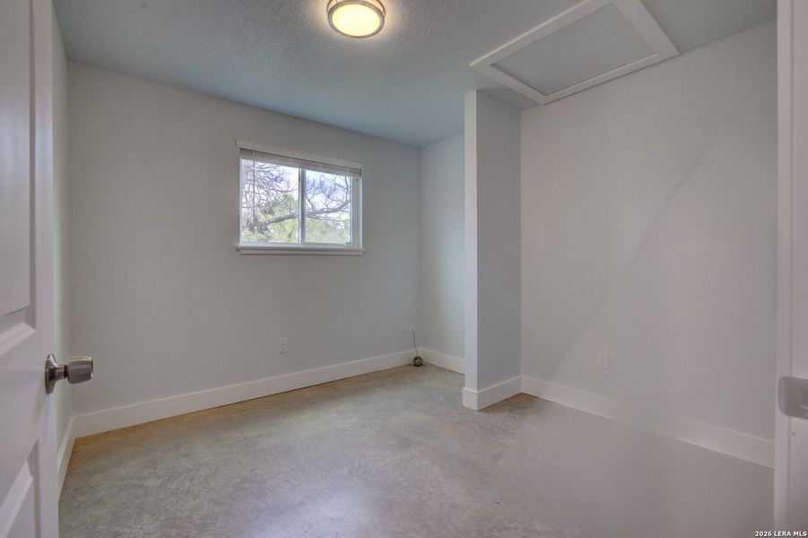 Spacious, unfurnished interior of a new home in , Canyon Lake (Image 15).