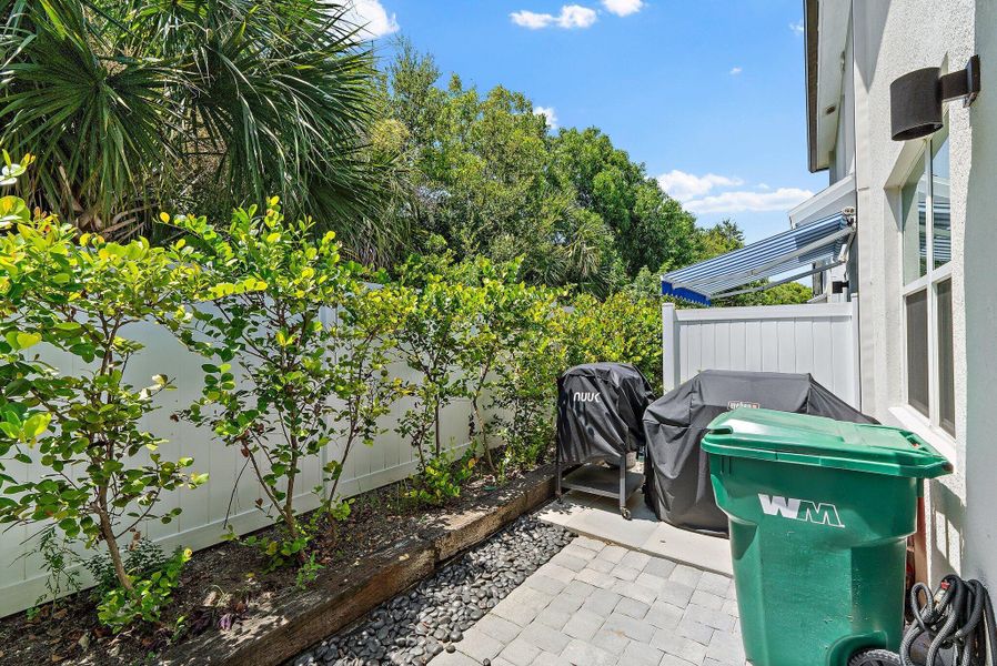 Image 49 of a home in Enclave at Mangonia Park.