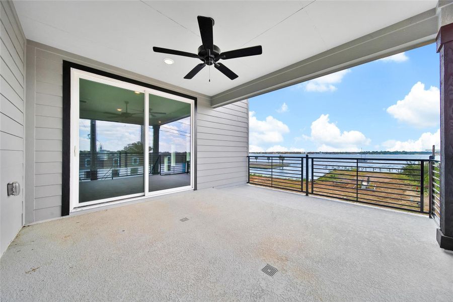 Exterior details and patio area of a home in Lago Pointe, Seabrook (Image 14).