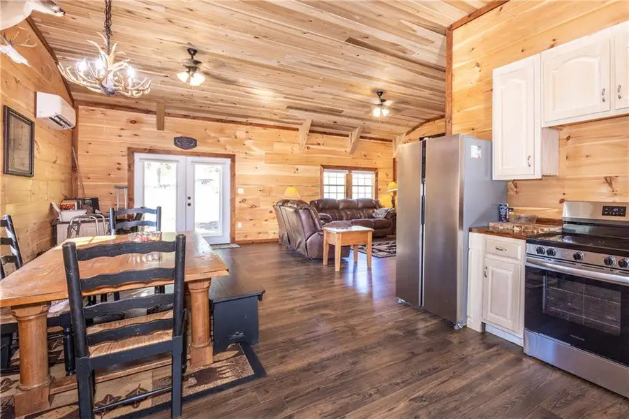 Community amenities in , Jasper (Image 26).