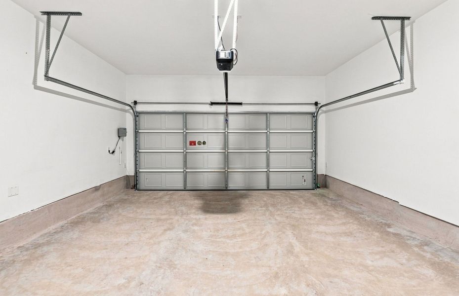 Spacious, unfurnished interior of a new home in Woodside, Georgetown (Image 33).