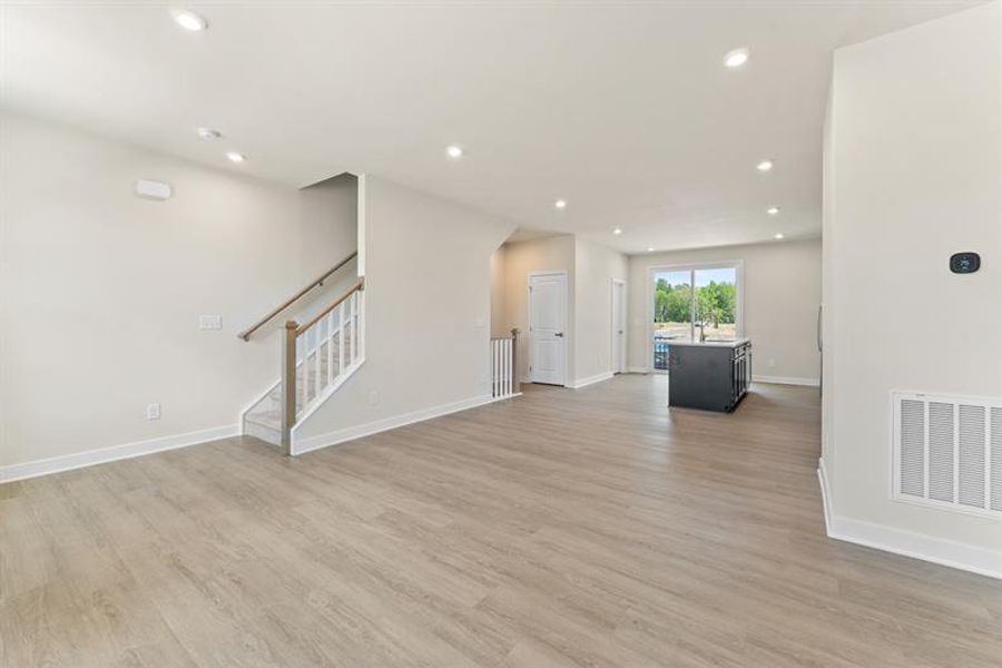 Spacious, unfurnished interior of a new home in Stowe Branch Townhomes, Charlotte (Image 9).