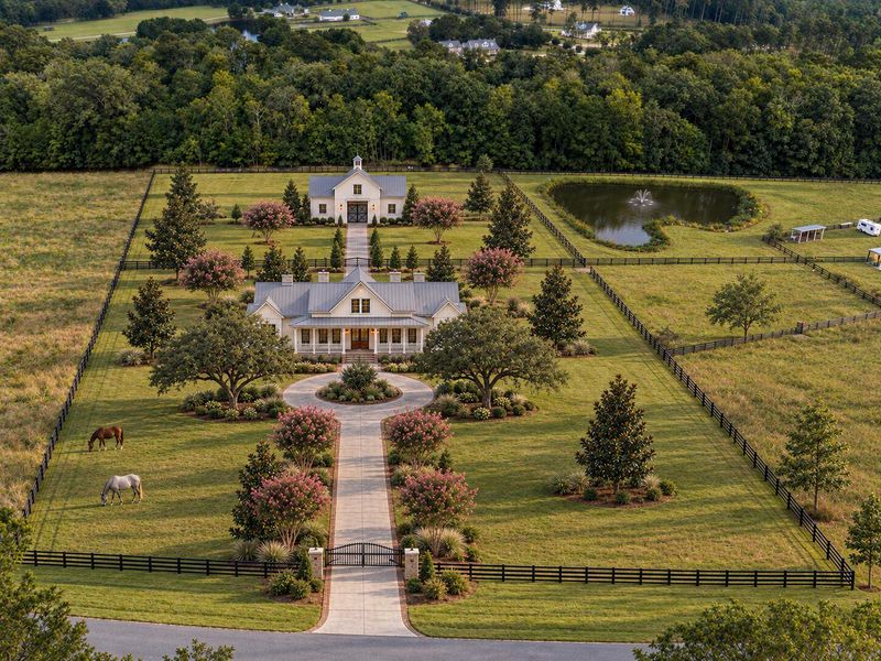 Community amenities in , Ravenel (Image 17).