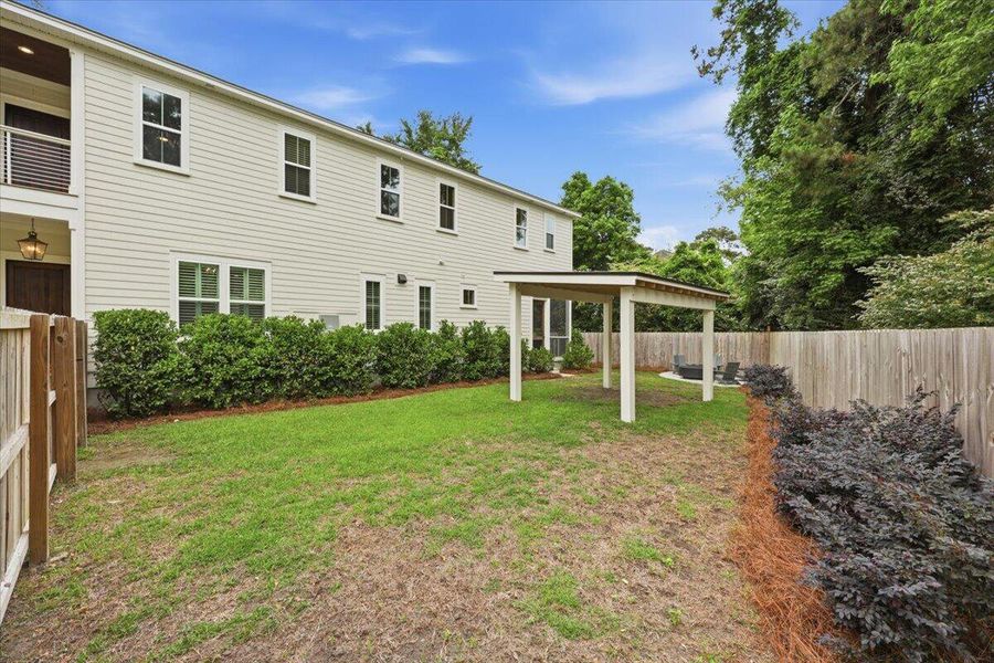 Exterior details and patio area of a home in , Charleston (Image 28).