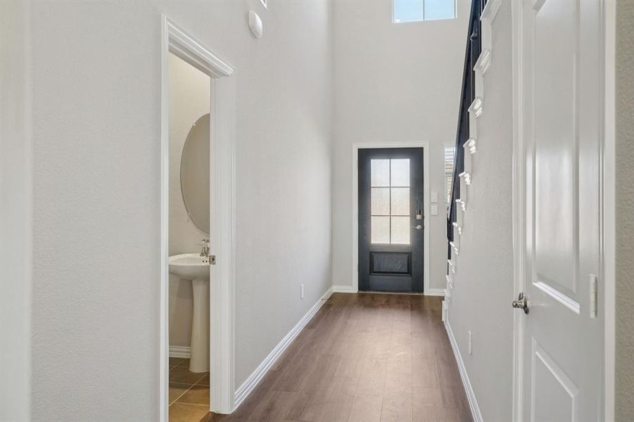 Spacious, unfurnished interior of a new home in Southridge - Spring Series, McKinney (Image 34).