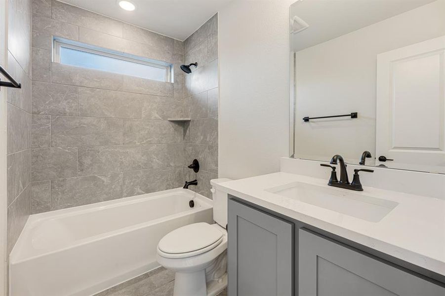 Image 37 of a home in Eagle Glen 50. Image 37 of a home in Eagle Glen 50.