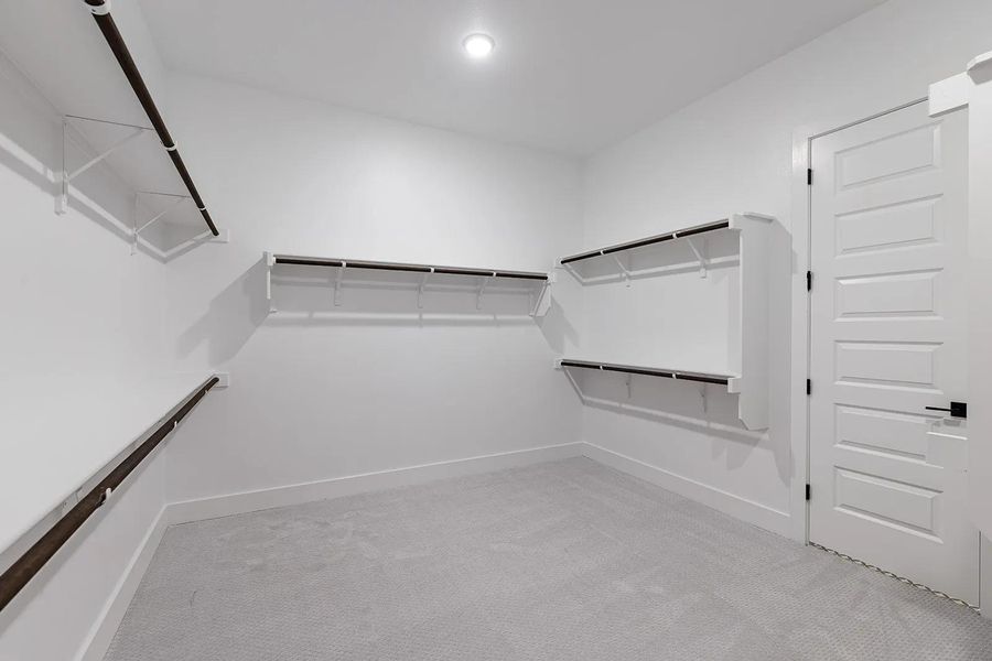 Grantley II D Primary closet Grantley II D Primary closet