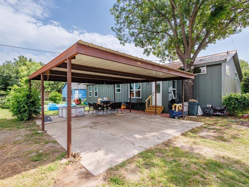 Exterior details and patio area of a home in , Brownwood (Image 23).