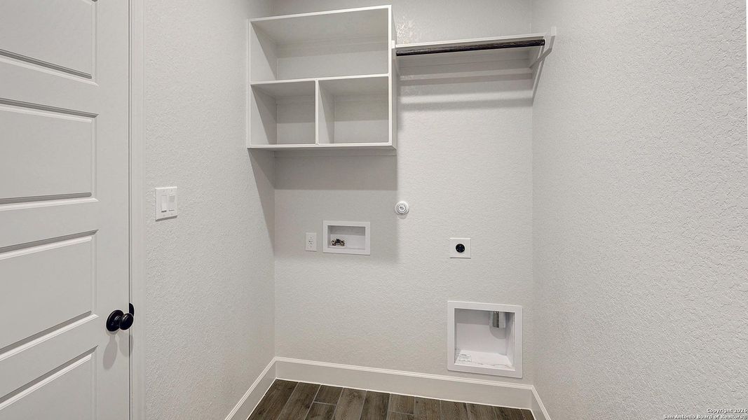 Spacious, unfurnished interior of a new home in Corley Farms 50', Boerne (Image 25).