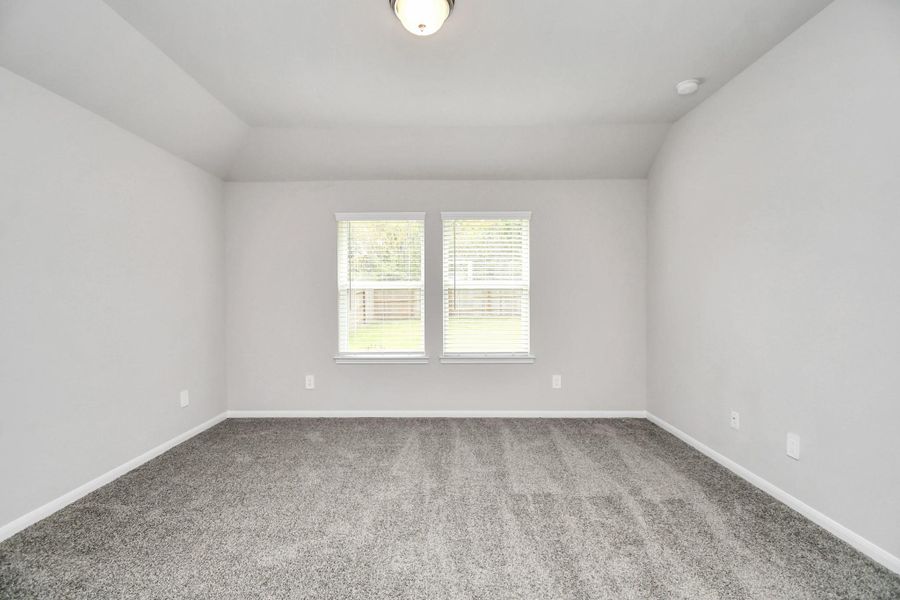 Spacious, unfurnished interior of a new home in Montgomery Ridge: Founders Collection, Montgomery (Image 31).